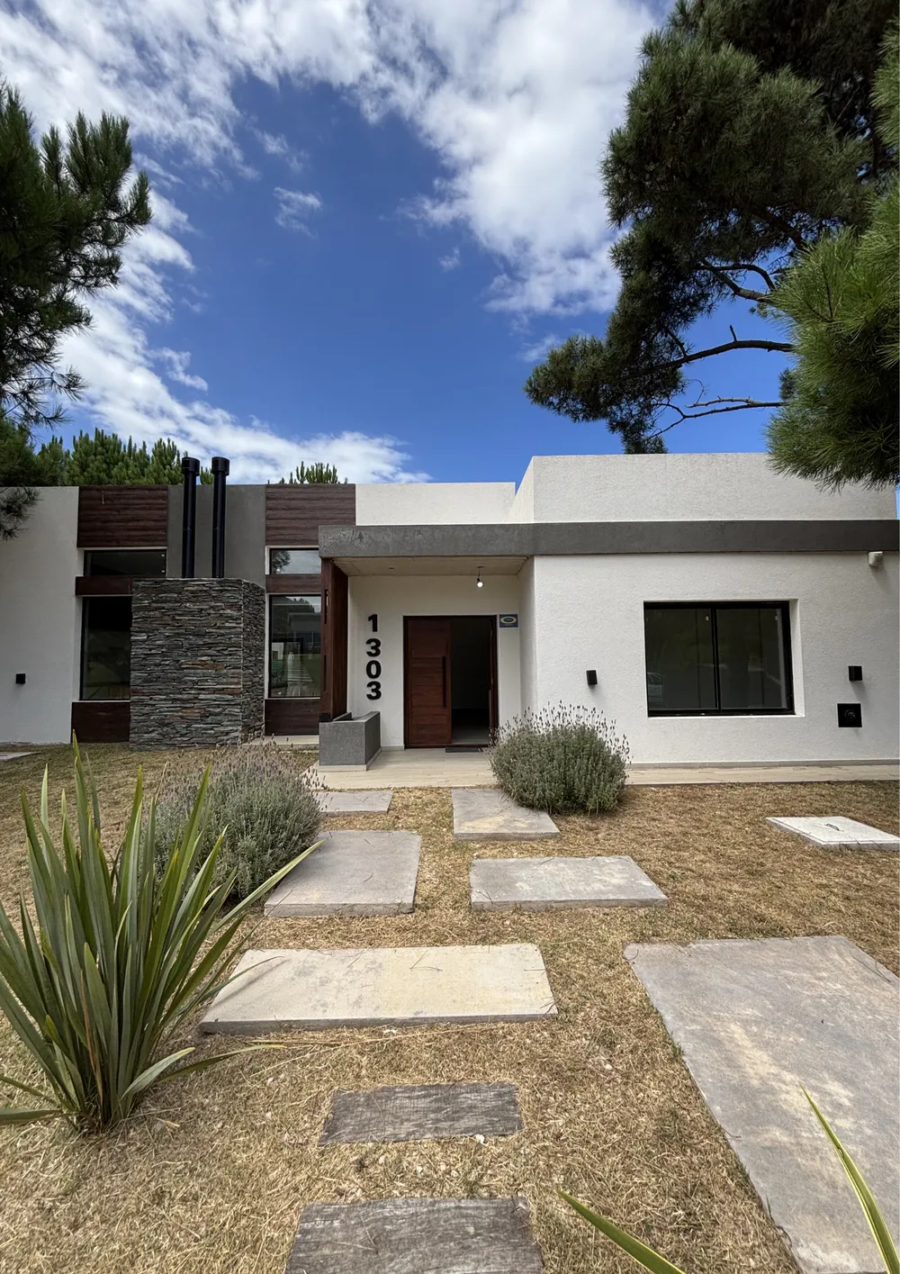 Casa 4 Ambientes a Estrenar en Pinamar con Jacuzzi – Barrio Náyades