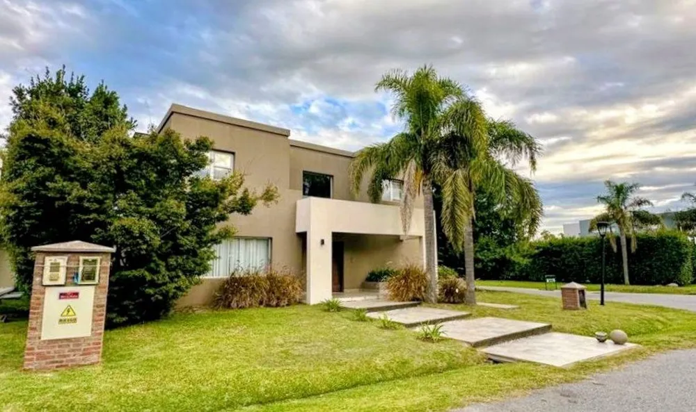 Casa en Venta — Altos de Hudson I