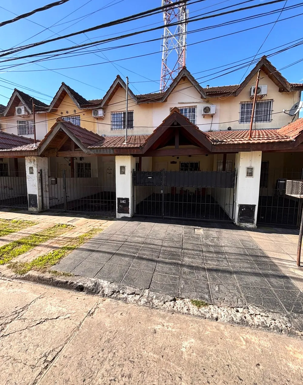 EXCELENTE TRIPLEX EN VENTA - MUY BUENA UBICACIÓN - SAN MIGUEL - APTO CREDITO HIPOTECARIO