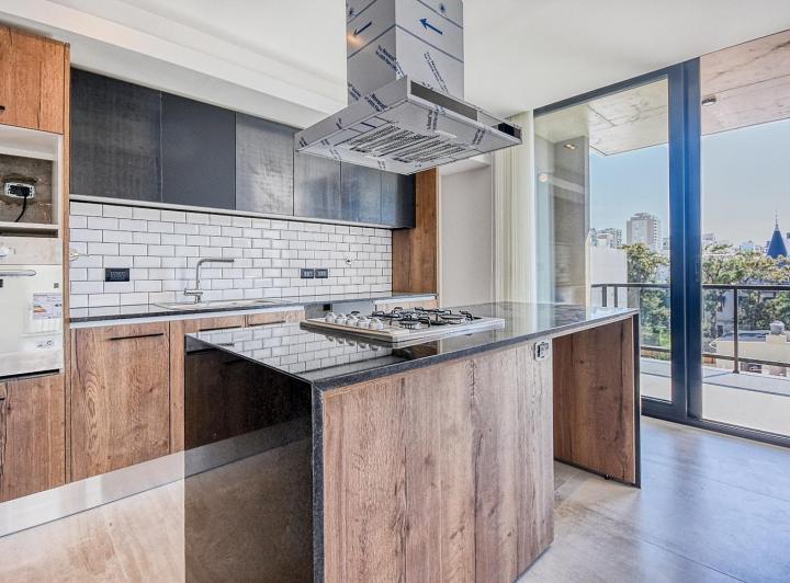 Departamento de 4 Ambientes. Balcón Terraza con Parrilla. Zona Güemes. en Venta