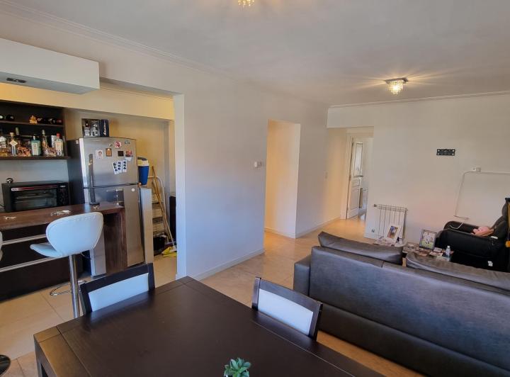 En Venta: Departamento de 2 Ambientes con Cochera y Baulera. Zona Playa Varese