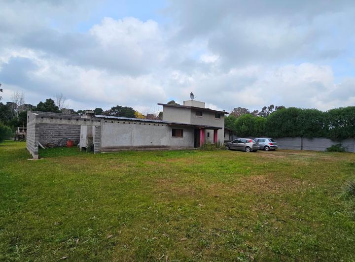 En Venta Casa de 200 m&sup2; a Terminar en Barrio La Trinidad. Camet Norte.