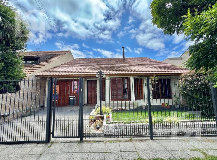 Casa de 3 Ambientes Zona Los Pinares en Venta