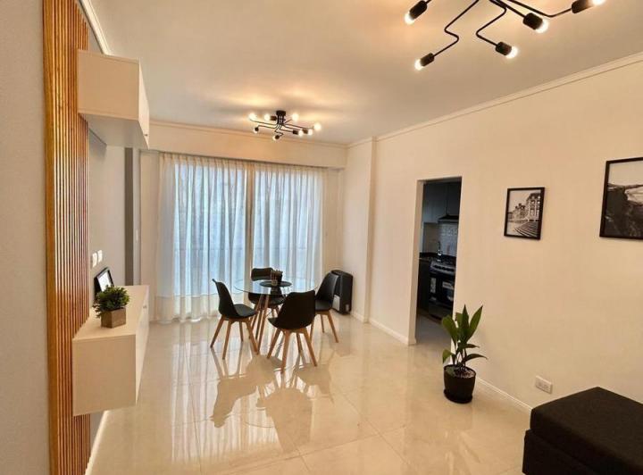 Venta // 2 Amb. con Dep. // Zona Centro