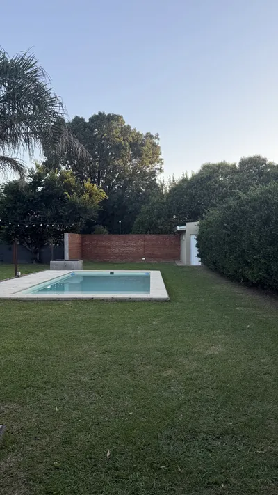 Imagen 1 de CASA DE 3 DORMITORIOS CON PATIO Y PILETA
