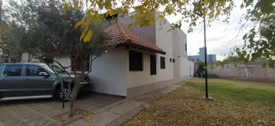 Imagen 1 de Casa en Venta ubicada en Godoy Cruz