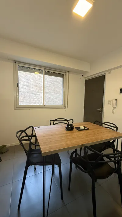 Imagen 2 de UN DORMITORIO CON BALCON