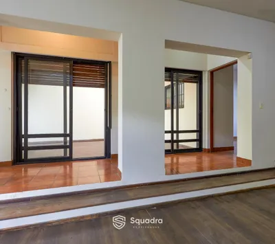 Imagen 1 de Venta | Permuta - Casa de Dos Plantas, 3 Dorm., Jardín, Terraza y Cochera - Barrio Echesortu