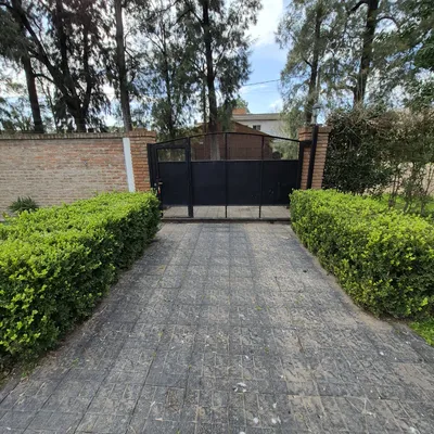 Imagen 1 de Hermosa Casa 108m2 Cubiertos 4 amb. 3 Habitaciones, 3 baños Pileta y Quincho! 
