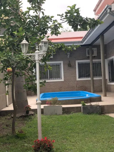 Imagen 1 de CASA EN FUNES DE 3 DORMITORIOS