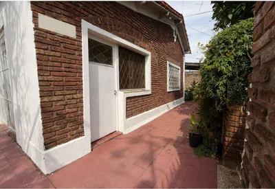 Imagen 2 de Venta Casa 5 Ambientes Adolfo Sourdeaux