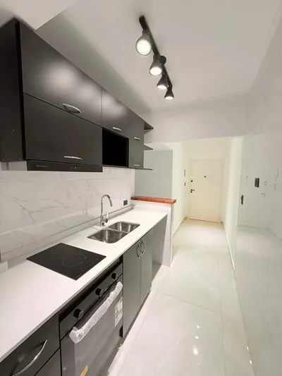 Imagen 2 de Departamento 2 Ambientes Reciclado En Venta Plaza Colón Guemes Mar Del Plata Inmobiliaria