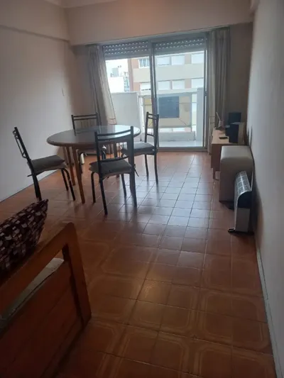 Imagen 1 de Departamento 3 Ambientes Zona La Perla Plaza España Con Balcon Mar Del Plata A La Calle 65 M² Totales 2 Dormitorios 1 Baño Con Lavadero Edificio Por Independencia A Metros De Libertad  Centro Plaza Sa