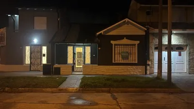 Imagen 1 de Oportundad! Chalet De 3 Ambientes En Ph Con Garaje Y Patio Propio