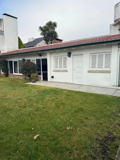 Imagen 1 de Casa En Venta Parque Luro Zona Tejedor Y Constitución 4 Ambientes Con Parque Y Quincho. Planta Baja Mar Del Plata Inmobiliaria 3 Dormitorios Excelente Oportunidad Living Comedor Con Cochera