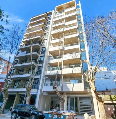 Imagen 1 de Departamento 3 Ambientes Edificio Bojo Ix 3 Ambientes Amplios 2 Habitaciones  1 Baño  1 Cochera A Estrenar Listo Para Mostrar  La Rioja 2400 Edificio De Categoria Magali Pascuzzi Venta Y Alquiler De P