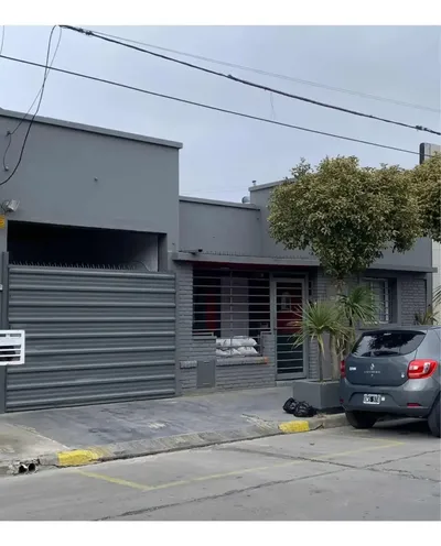 Imagen 2 de Venta / Permuta - Oportunidad De Inversión: Playa De Cocheras + Casa 3 Ambientes Con Renta