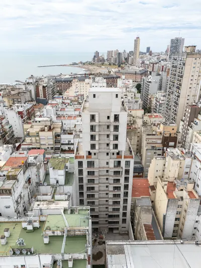 Imagen 2 de Departamento 2 Ambientes Venta Mar del Plata Dalai Centro A Estrenar Cochera Fija Cubierta Balcón Saliente 55m² Piso Radiante DVH Corrientes 1951