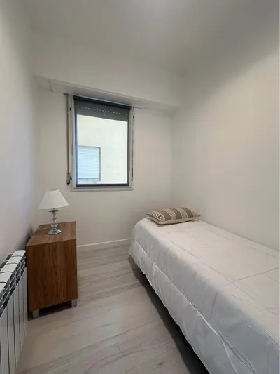 Foto de Departamento 4 Ambientes Venta Mar del Plata Centro San Martín 2267 Terraza Privada Vista Lateral Mar 3 Dormitorios Escritorio Balcón Radiadores DVH Amoblado 87m²