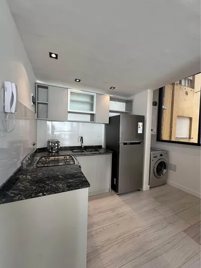Imagen 1 de Departamento 4 Ambientes Venta Mar del Plata Centro San Martín 2267 Terraza Privada Vista Lateral Mar 3 Dormitorios Escritorio Balcón Radiadores DVH Amoblado 87m²