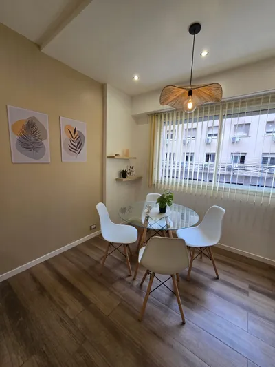 Imagen 3 de Departamento 2 Ambientes Venta Mar del Plata Brown 1712 Plaza Colón Reciclado a Nuevo Amoblado Luminoso Al Frente 39 m² Cerca del Mar y Paseo Aldrey