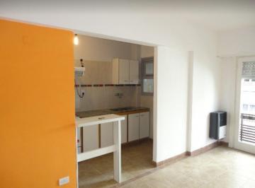 Imagen 1 de En Venta Departamento de 2 Ambientes con Cochera Zona Plaza Mitre