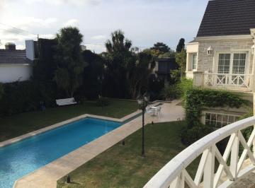 Imagen 1 de Importante Residencia en El Corazon de Los Troncos