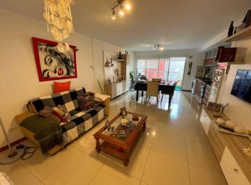 Imagen 2 de Departamento de 2 Ambientes Zona Plaza Colon. en Venta