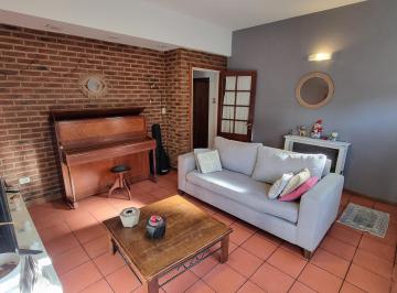 Imagen 1 de Chalet en PH Totalmente Independiente con Patio y Garage. Zona Chauvín. en Venta.