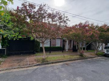 Imagen 1 de Chalet 4 Ambientes C/dependencia Zona Los Troncos. en Venta.