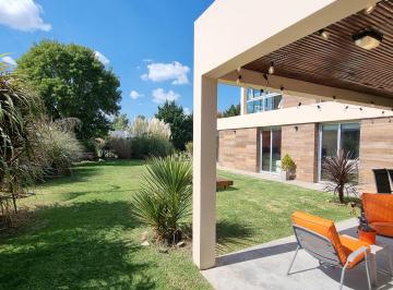 Imagen 2 de En Venta. Casa de 5 Ambientes con Jacuzzi Para 6 Personas. Rumenco.