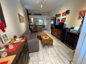 Imagen 2 de En Venta Casa de 3 Ambientes con Garage y Parque. Barrio Santa Mónica.