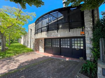Imagen 1 de Chalet 4 Ambientes. Zona San Carlos. en Venta