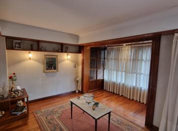 Imagen 1 de En Venta Piso de 4 Ambientes con Cochera Cubierta y Baulera. Barrio Chauvin.