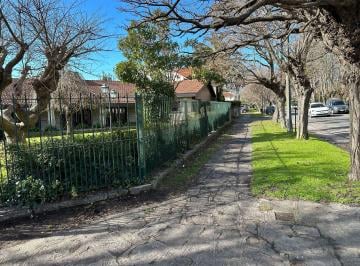 Imagen 2 de En Venta - Casa Barrio Los Troncos - Lote de 1448 m&sup2;.