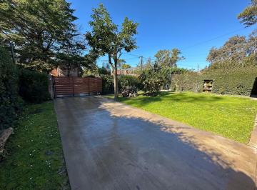 Imagen 2 de En Venta Chalet de 3 Ambientes. Reciclado. Zona Bosque Peralta Ramos