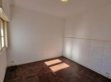 Imagen 1 de En Venta. PH 2 Ambientes a Reciclar, Primer Piso por Escalera. Zona Chauvin.