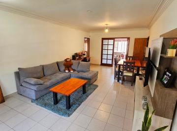 Imagen 2 de Chalet de Tres Dorm. y Playroom. Zona Constitución. en Venta.
