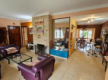 Imagen 2 de En Venta. Chalet de 6 Ambientes con Parque. Zona de Punta Mogotes