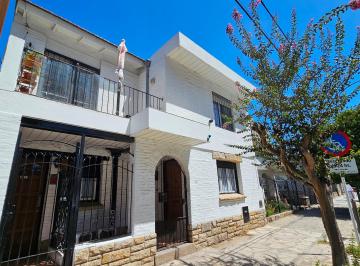 Imagen 1 de En Venta: Chalet en 2 Plantas. Zona Güemes