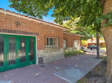 Imagen 2 de En Venta. Chalet de 4 Ambientes con Dependencia, Garage y Patio, Parque Luro.