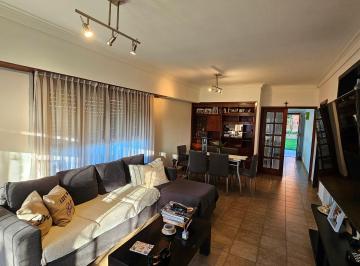 Imagen 2 de En Venta. Chalet de 3 Ambientes con Garage, Quincho y Parque con Pileta.