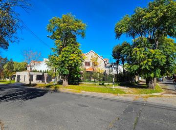 Imagen 2 de En Venta. Chalet de 6 Ambientes Reciclado con Garage/quincho. Los Troncos.