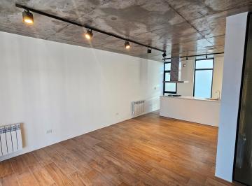 Imagen 2 de En Venta. Dúplex de 3 Ambientes con Entrada de Auto. Barrio Las Avs.