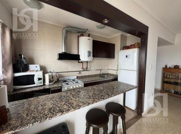 Imagen 2 de 2 Ambientes con Balcon a La Calle y Vista Al Mar