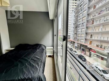Imagen 1 de Monoambiente con Balcon a La Calle