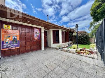 Imagen 1 de Casa de 3 Ambientes Zona Los Pinares en Venta